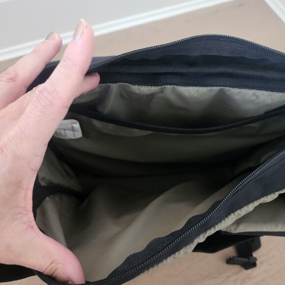 Blur blue/black flat bottom bag - Picture 7 of 11